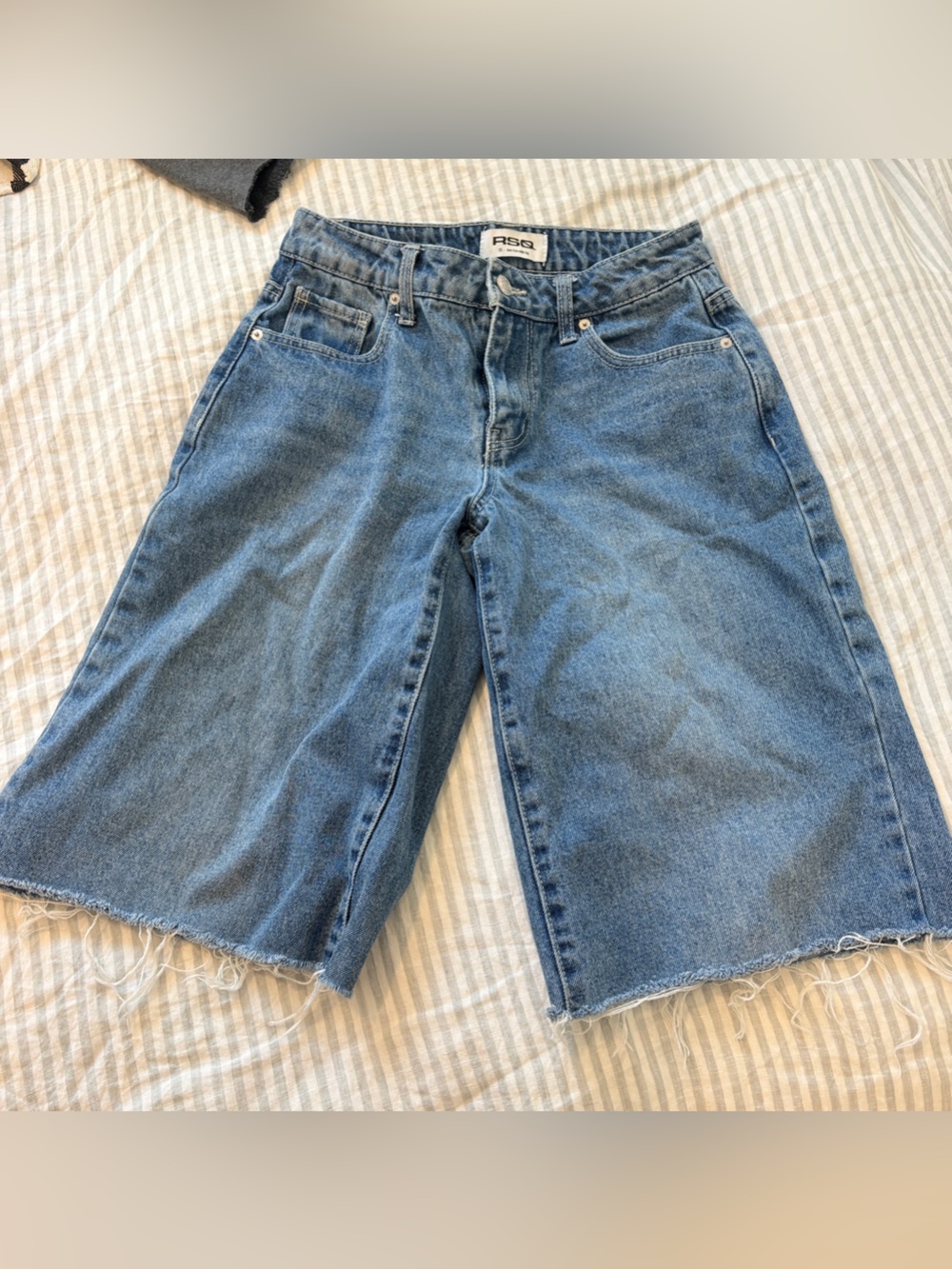 RSQ Low rise Baggy Light Blue Women's Jorts - Frayed Hem